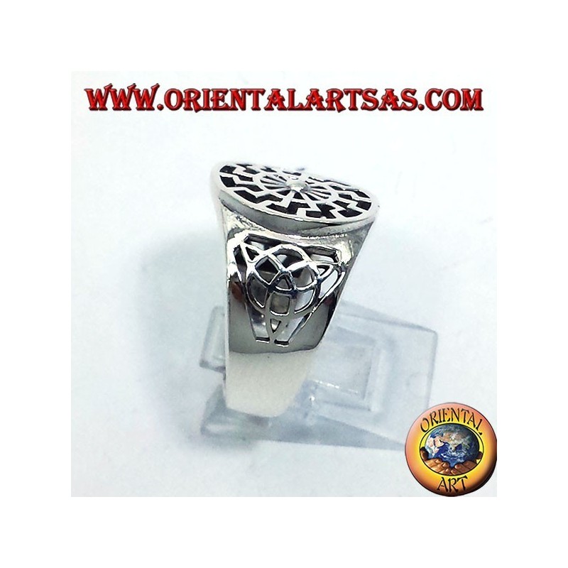 Bague en argent soleil noir avec nœud tyrone