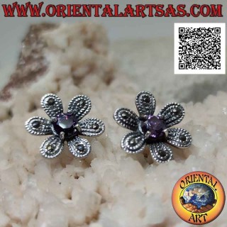 Orecchini in argento da lobo a forma fiore a sei petali tempestato di marcassite e zircone ametista centrale