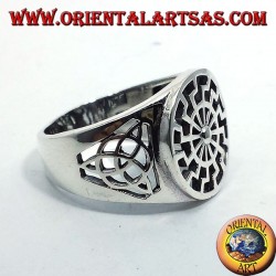 anello in argento sole nero con nodo di tyrone