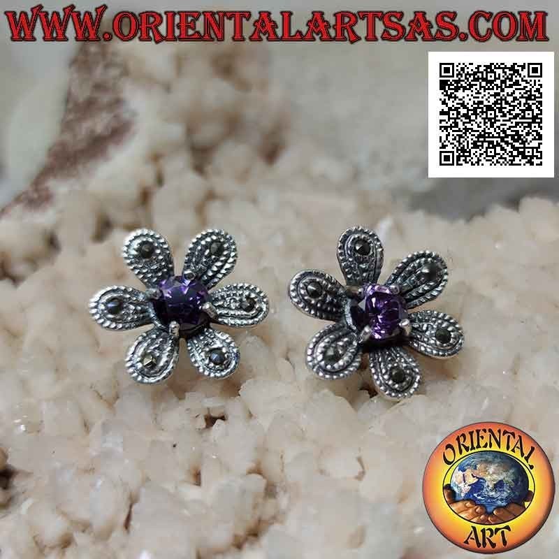 Orecchini in argento da lobo a forma fiore a sei petali tempestato di marcassite e zircone ametista centrale