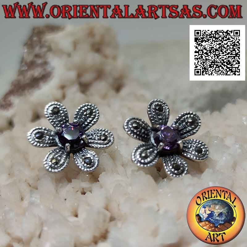 Boucles d'oreilles lobes en forme de fleur à six pétales en argent parsemés de marcassite et zircon central améthyste