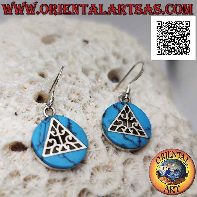 Boucles d'oreilles dormeuses en argent à décor ajouré triangulaire sur un disque en pâte turquoise