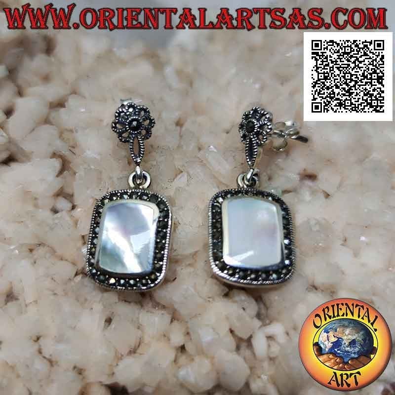Boucles d'oreilles en argent avec fleur de lobe et nacre rectangulaire arrondie entourée de marcassite