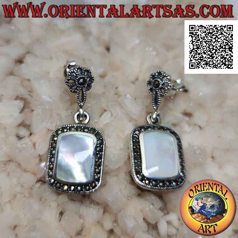 Boucles d'oreilles en argent avec fleur de lobe et nacre rectangulaire arrondie entourée de marcassite