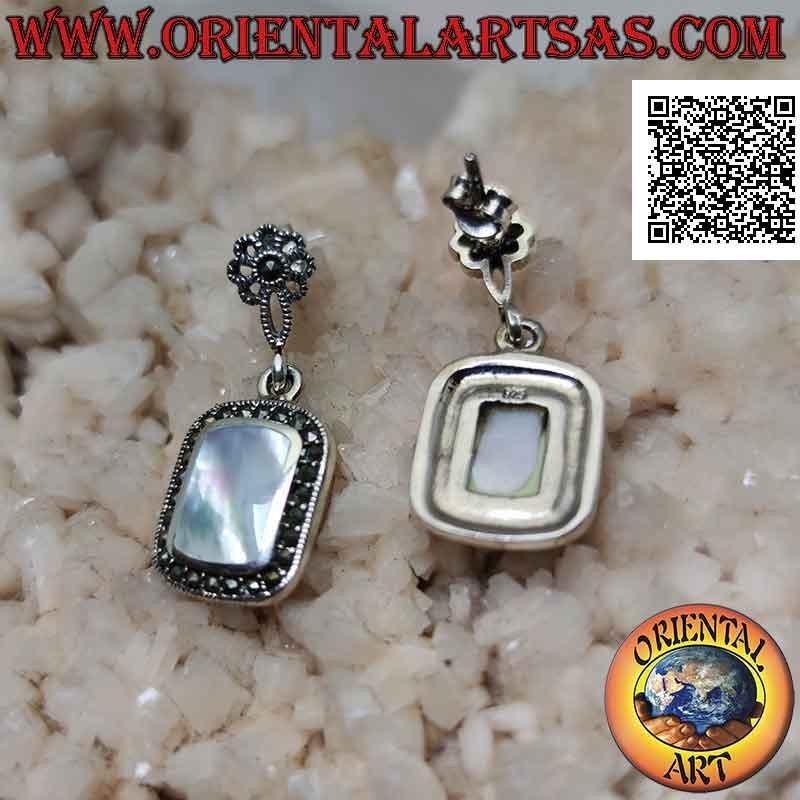 Boucles d'oreilles en argent avec fleur de lobe et nacre rectangulaire arrondie entourée de marcassite