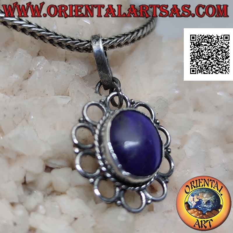 Colgante de plata con lapislázuli ovalado natural rodeado de círculos perforados y tejidos