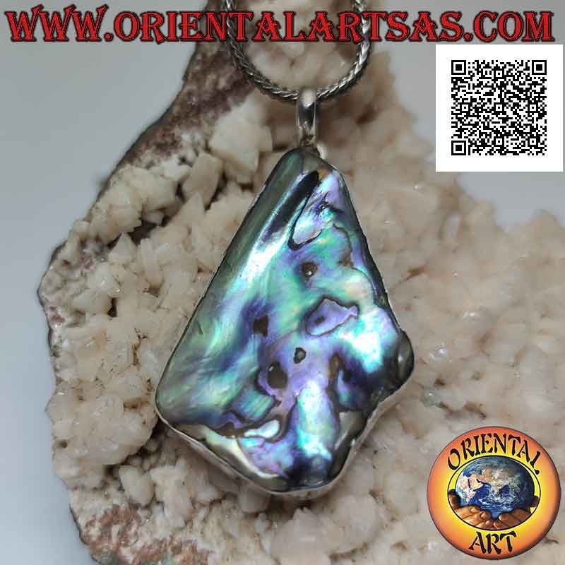 Silver pendant in the shape of an irregular triangle with paua shell (abalone)