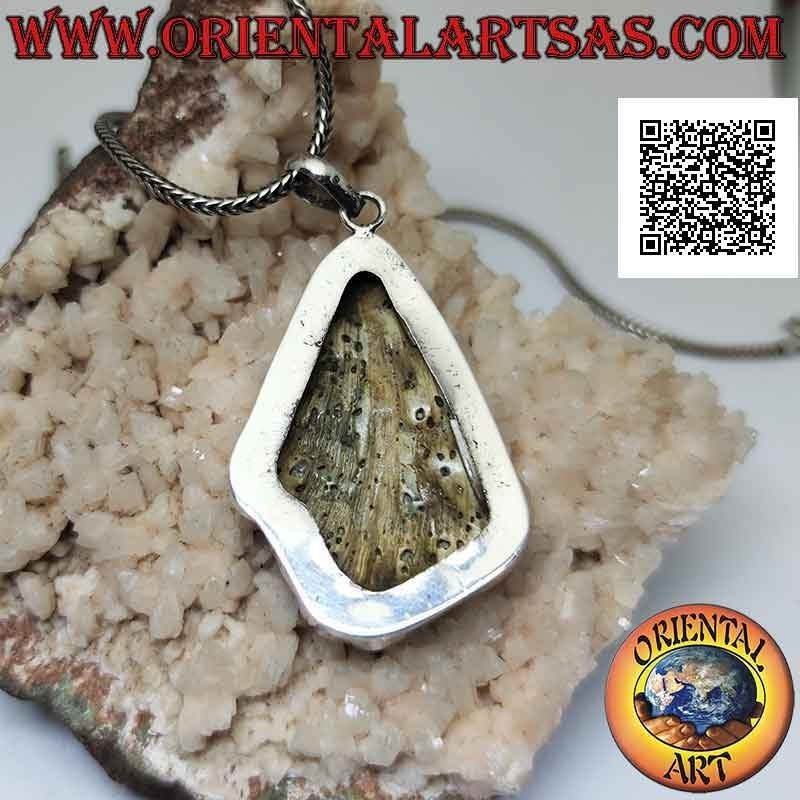 Pendentif en argent en forme de triangle irrégulier avec coquillage paua (ormeau)