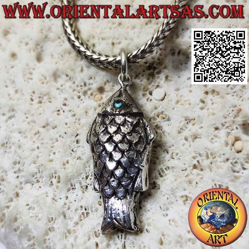 Colgante de plata tridimensional en forma de pez con ojos turquesas