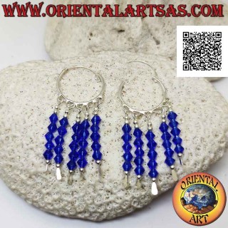 Orecchini in argento, cerchio liscio da 20 mm con 5 file di cristalli blu pendenti