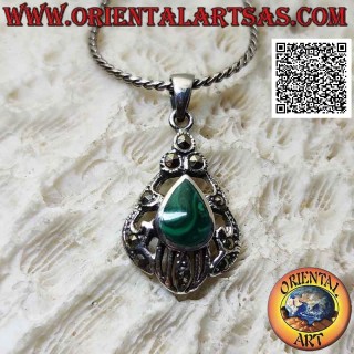 Colgante de plata con gota de malaquita rodeada de decoración perforada tachonada de marcasita