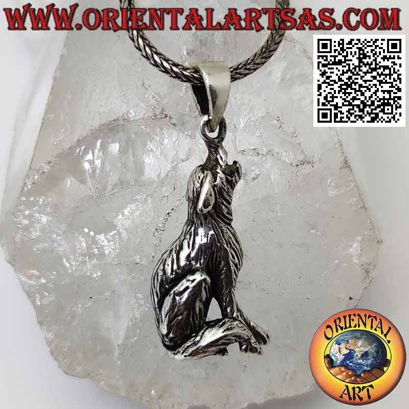 Colgante de plata en forma de lobo aullador tridimensional
