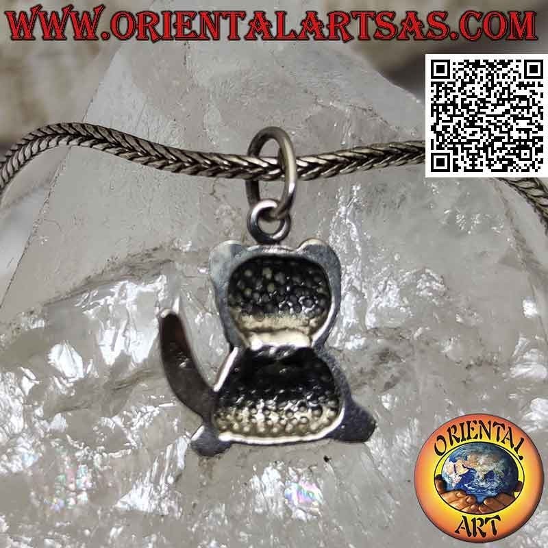 Pendentif en argent en forme de castor (anime)