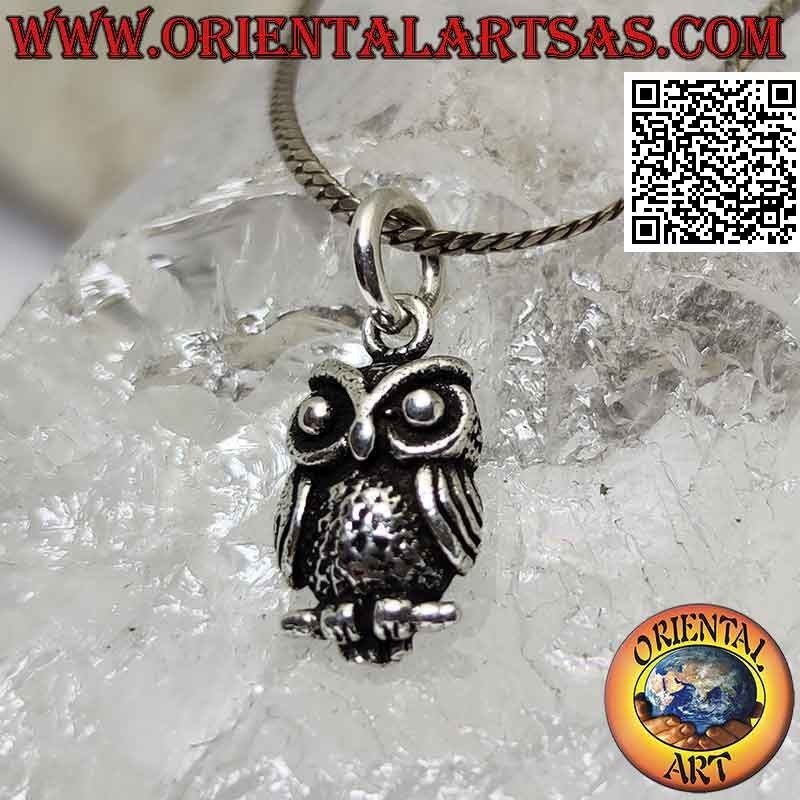 Colgante de plata, búho en la rama con alas en las caderas (pequeño)