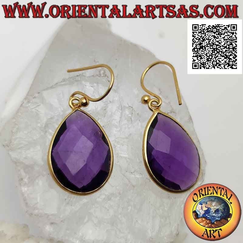 Orecchini in argento placcati oro con ametista di sintesi a goccia sfaccettata contornata da bordo liscio