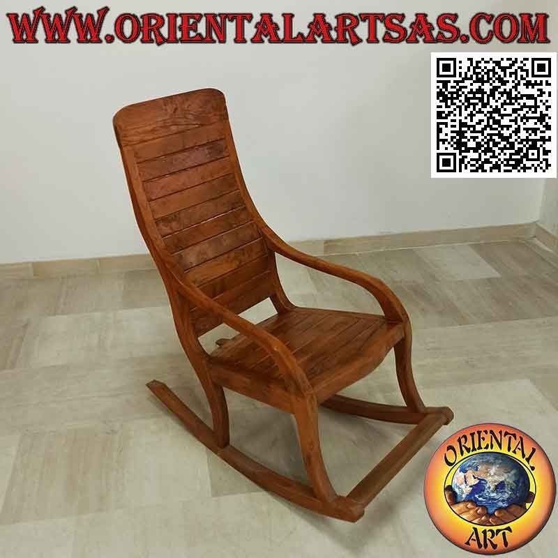 Mecedora clásica con reposapiés en madera maciza de teca