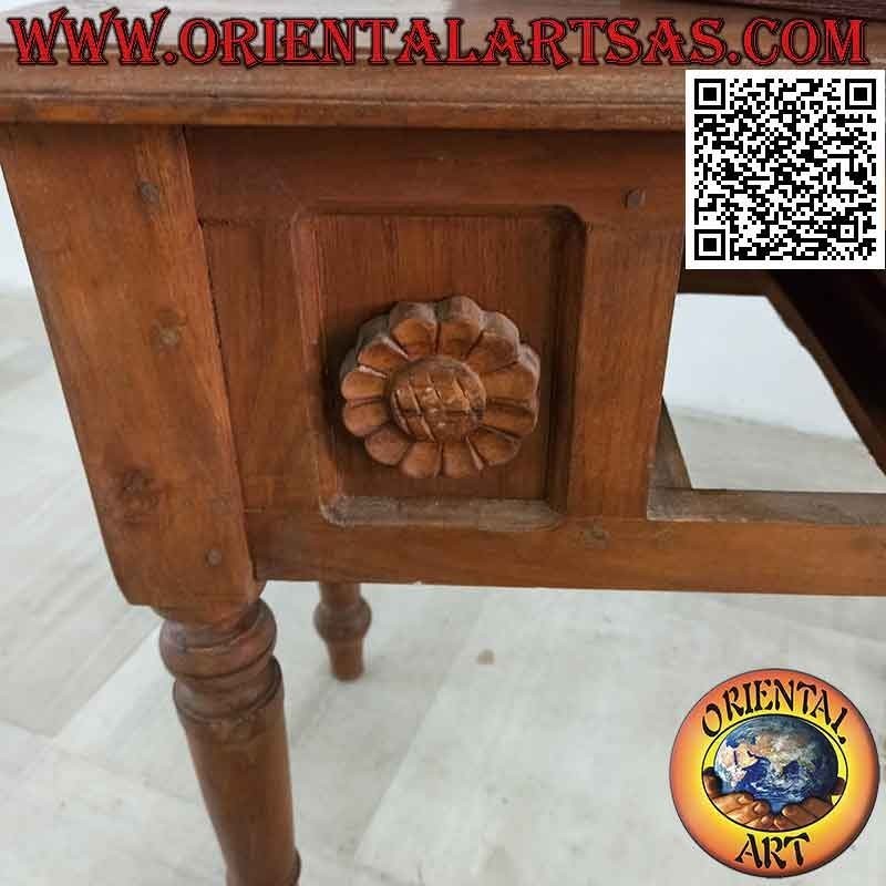 Tavolino etnico con cassetto tra girasoli in rilievo in legno di teak