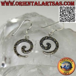 Silver leverback earrings...