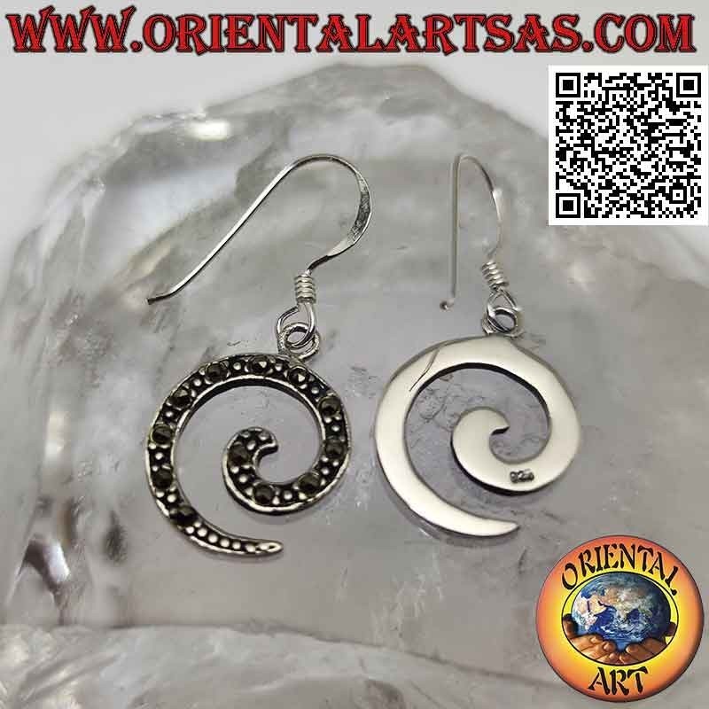 Boucles d'oreilles à levier en argent avec une spirale parsemée de marcassite