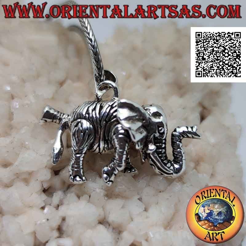 Ciondolo in argento a forma di elefante sagomato tridimensionale, completamente mobile (muove testa, zampe e coda)