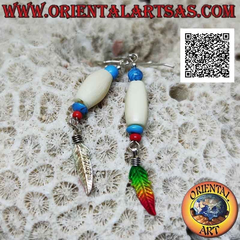 Orecchini in argento con cilindro bianco tra perlina turchese e corallo e piuma smaltata arcobaleno