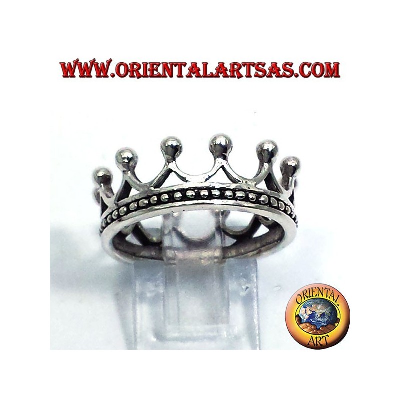 Anello in argento 925 a forma di corona con decorazione a microsfere e finitura brunita.