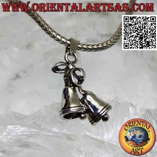 Pendentif en argent, paire de grelots réunis par un arc