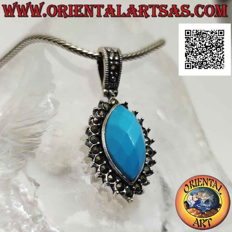 Pendentif en argent avec pâte turquoise navette facettée entourée de marcassite