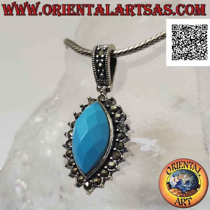 Pendentif en argent avec pâte turquoise navette facettée entourée de marcassite