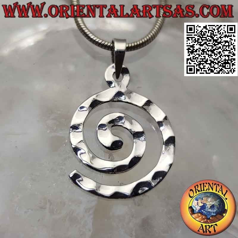 Smooth spiral shaped silver pendant with hammered back (Ø 15)