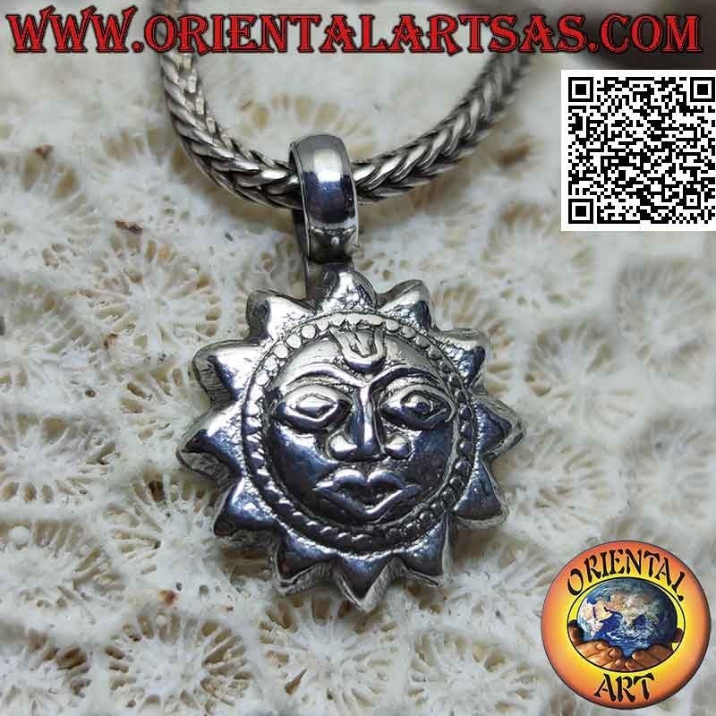 Ciondolo in argento, sole con volto sagomato in stile nepalese (pieno)