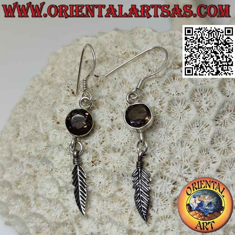 Pendientes de plata con topacio ahumado redondo facetado y colgante de pluma