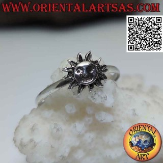 Anello in argento con sole piccolo dal volto sagomato