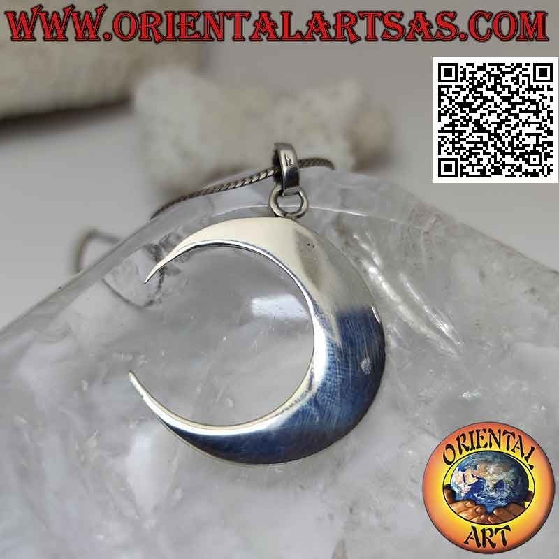 Colgante de plata, media luna lisa con puntas alargadas y puntiagudas
