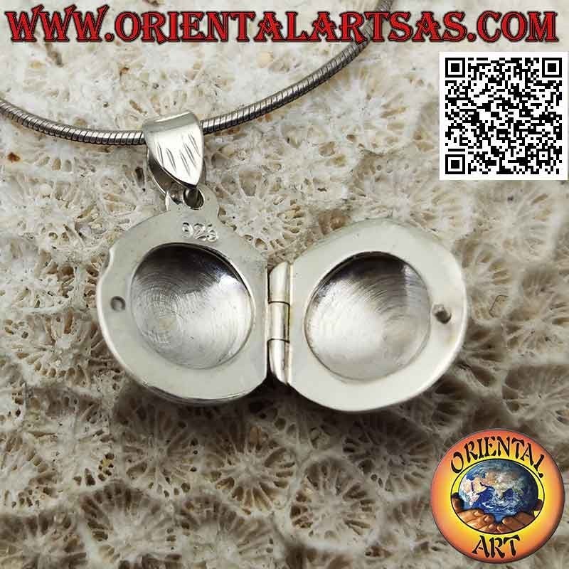 Colgante redondo de plata con marco de fotos con decoración cincelada (Ø 15)