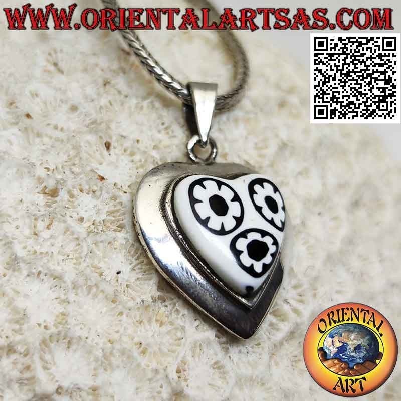 Colgante de plata, corazón con murrina (blanco y negro) y borde liso