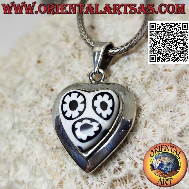 Ciondolo in argento, cuore con murrina (bianco e nero) e bordo liscio