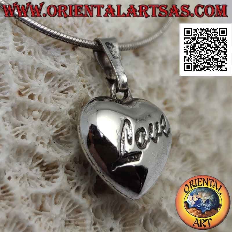 Pendentif en argent, coeur lisse avec écriture "amour" gravée