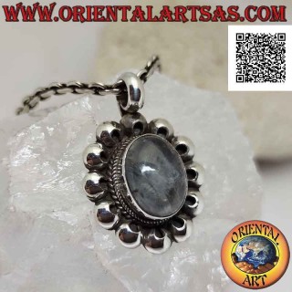 Ciondolo in argento con labradorite ovale contornata da dischetti traforati