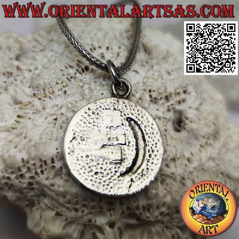 Silberanhänger, Medaille mit Mond und Stern im Relief