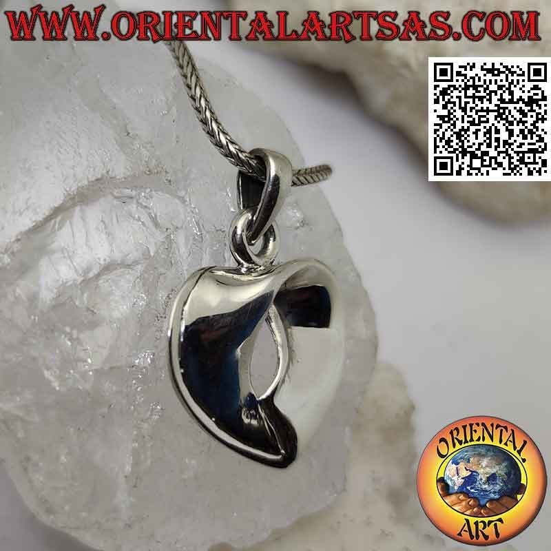 Pendentif en argent, large bande lisse pliée pour former un coeur