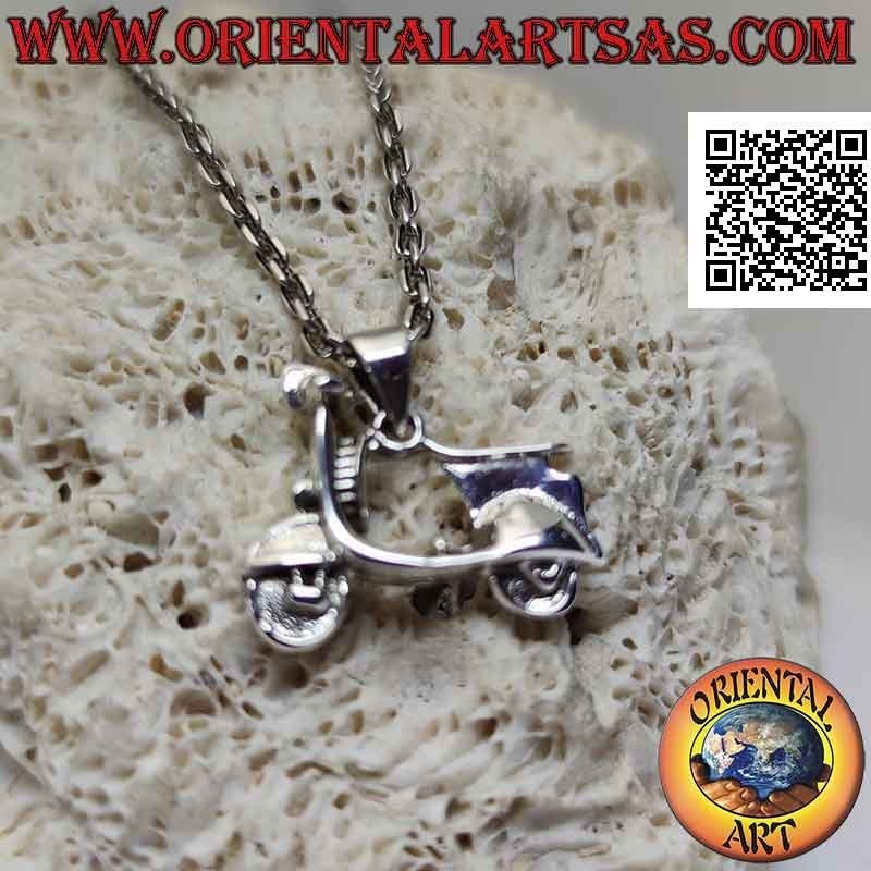 Pendentif en argent, la moto vintage "lambretta"