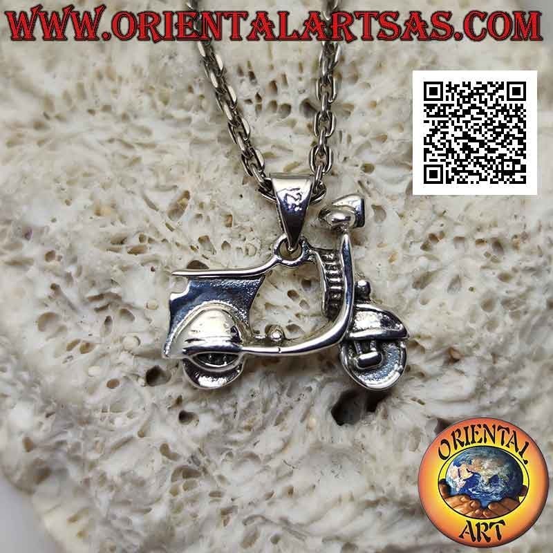 Ciondolo in argento, la "lambretta" moto d'epoca