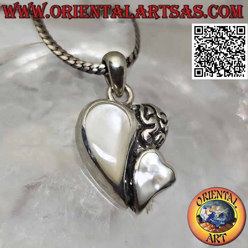 Silver pendant, heart half in mother of pearl and half in engraved silver and little heart