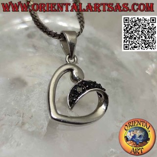 Pendentif en argent, contour de coeur avec arc parsemé de zircons noirs