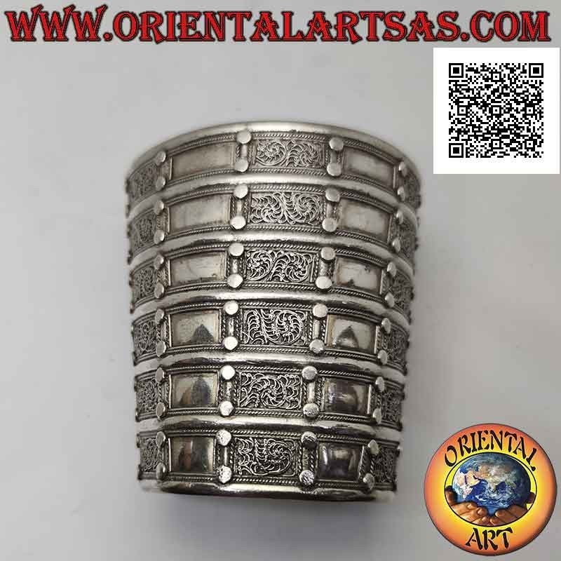 Breiter Armreif in 925 ‰ Silber "Sklavenstil" mit geprägten Verzierungen (8,7 cm)