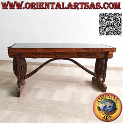 Mesa con tapa de cristal en...