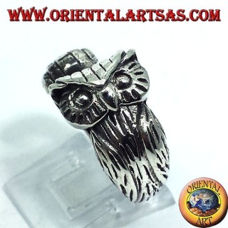 Anello in argento 925 con design avvolgente a forma di gufo civetta e finitura brunita.