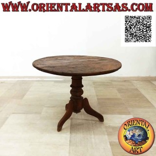 Tavolo tondo a tre piedi in stile imperiale in legno antico di teak (100 cm Ø)
