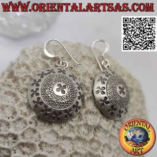 Boucles d'oreilles pendentif bouclier en argent avec gravures florales de style Karen